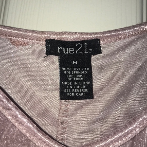 Pink Velvet Dress 🎀 - Picture 3 of 4